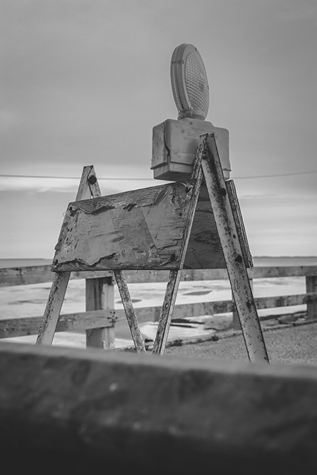 barrier_bw.png